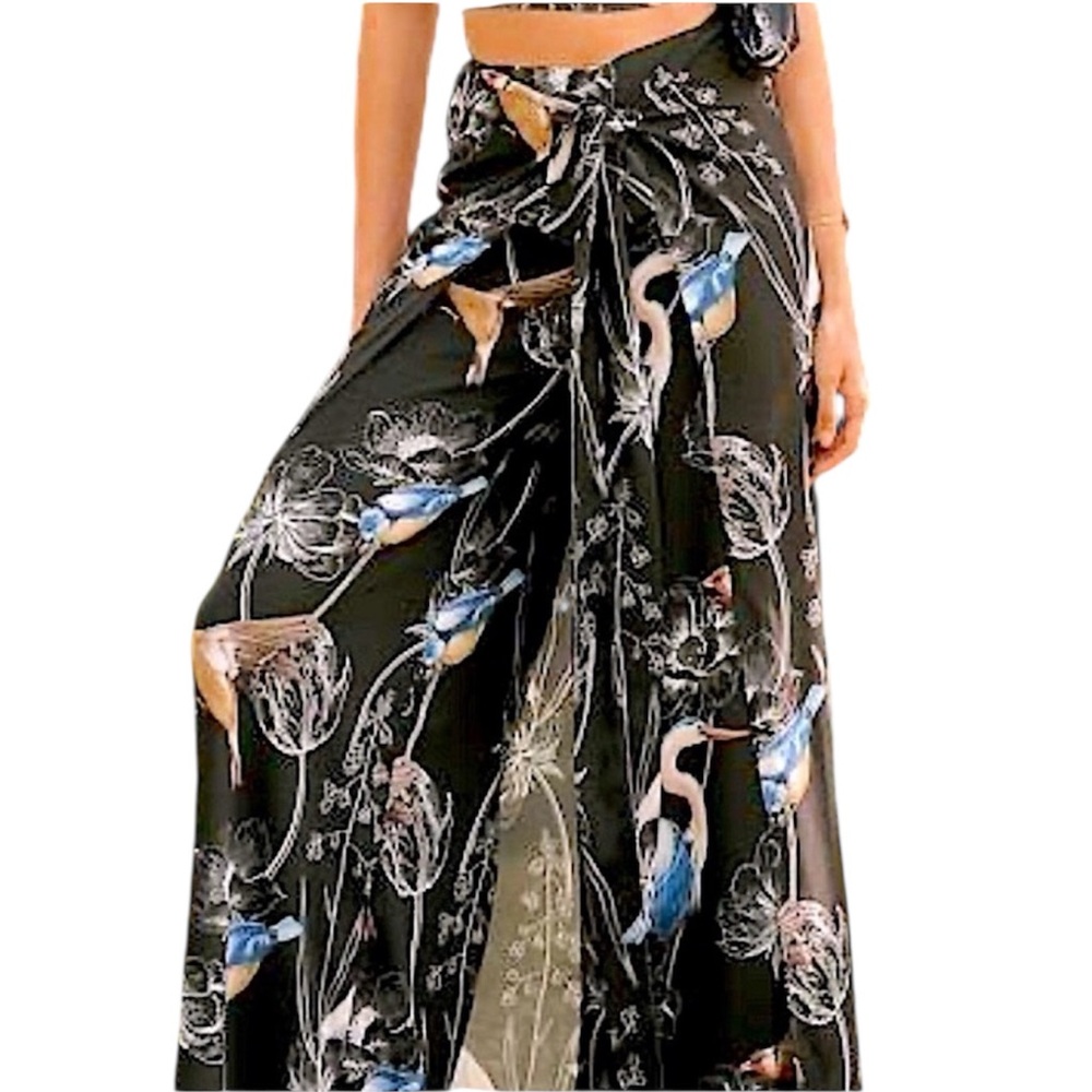DANIELLA BATLLE Cape Pants – Size M – Brand New – Statement Designer